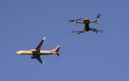 Vật thể lạ đe dọa an toàn hàng không