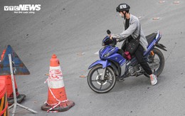 Tài xế lúng túng với hàng rào phân làn trên 2 tuyến đường vành đai Hà Nội