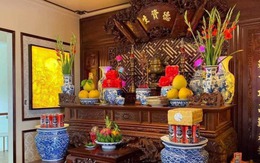 Nhà giàu đặt bình hoa bên trái bàn thờ, đây là "mẹo phong thuỷ" cực khôn ngoan