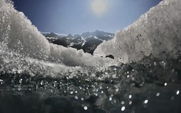 Tiếng rỉ nước từ băng tan: Vẻ đẹp Alps ẩn giấu hiểm họa khó lường