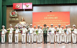 Đại tướng Lương Tam Quang trao quyết định cho 34 giám đốc công an tỉnh, thành phố