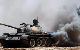 Tình báo Ukraine: Nga thiếu hụt xe tăng hiện đại, phải điều 'xe cổ' T-62 ra tiền tuyến