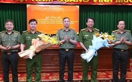 Thiếu tướng Tạ Văn Đẹp chúc mừng 2 Phó Giám đốc Công an Bình Dương nhận nhiệm vụ mới