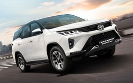 Toyota Fortuner hybrid ra mắt: Giá quy đổi từ 1,3 tỷ đồng, vẫn máy dầu 2.8L kèm mô-tơ điện, nhưng không thể chạy thuần điện