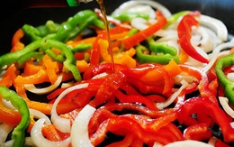 "Vua vitamin C" trong thế giới rau củ: Hé lộ cái tên bất ngờ với hàm lượng gấp 4 lần cam