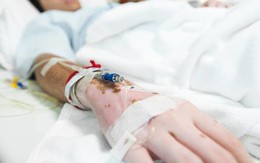 Người đàn ông 35 tuổi bàng hoàng vì phải cắt bỏ thận trái, bật khóc khi biết "thủ phạm" là 3 thói quen ăn