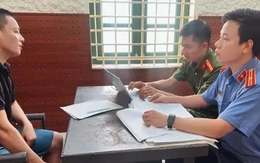Mẹ bị tai nạn, con cầm dao đến nhà đối phương đòi tiền bồi thường