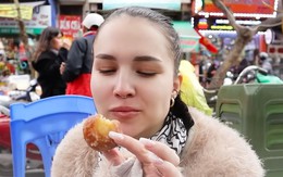 Khách Tây ăn xong 1 loại bánh Việt Nam liền thốt lên: "Ngon kinh khủng. Châu Âu không có món tương tự"