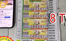 Mua vé số dạo khi đi chợ, người đàn ông trúng 4 tờ độc đắc
