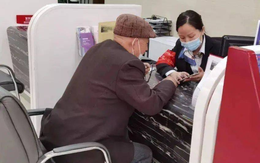 Gửi tiết kiệm 12 tỷ đồng, 3 tháng sau kiểm tra thấy tài khoản trống trơn, người đàn ông đâm đơn kiện: Tòa tuyên án “ngân hàng không có trách nhiệm đền bù”!