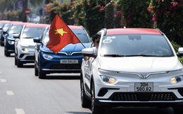 Nóng: VinFast dừng cứu hộ bằng xe sạc lưu động, chuyển sang cứu hộ bằng xe kéo