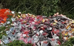 Kết quả kiểm tra các cửa hàng C.P ở Bình Dương; Loạt thuốc, TPCN bỗng thành rác ven đường