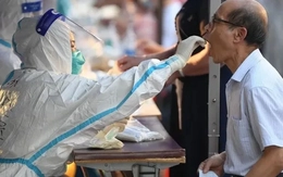 WHO cảnh báo gia tăng ca mắc COVID-19 do biến thể mới NB.1.8.1