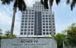 Bộ Nội vụ: Cán bộ, công chức nam đang nuôi con nhỏ thì chưa xem xét xử lý kỷ luật
