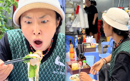 Đang khen đồ ăn Việt, khách Nhật khựng lại vì pha "đáp trả" khó tin từ một nhân vật không ngờ