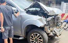 Người dân bắt giữ tài xế xe bán tải gây tai nạn liên hoàn rồi chạy khỏi hiện trường