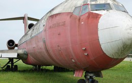 Cận cảnh máy bay Boeing bị "bỏ rơi" 18 năm tại Nội Bài