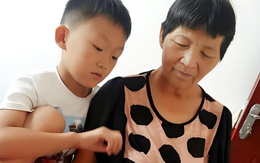 Mẹ Thạc sĩ giao con cho mẹ chồng chưa học hết cấp 2 dạy dỗ, kết quả bất ngờ đến mức hàng xóm phải chạy sang hỏi bí kíp!