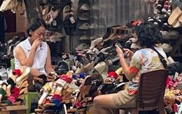 Sau 1 tháng đóng cửa im ỉm, hàng quán trên phố cổ Hà Nội mở bán trở lại