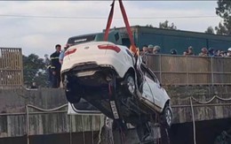 3 người tử vong trong vụ ô tô tông nhiều xe máy rồi lao xuống sông