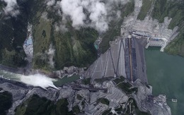 Kỳ tích công nghệ kỹ thuật của Trung Quốc gây chấn động thế giới: Xây đập thuỷ điện lưng chừng trời, cao ngang tháp Eiffel, sản xuất 11 tỷ kWh điện mỗi năm