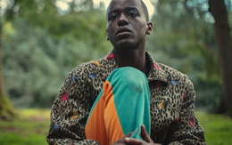 Xem phim Sex Education mà tôi xấu hổ: Hóa ra tôi là một bà mẹ đầy định kiến, vì nóng nảy mà suýt nữa làm sứt mẻ tình mẹ con