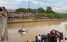 Ô tô tông 2 xe máy rồi lao xuống sông ở Nghệ An: 2 nạn nhân tử vong