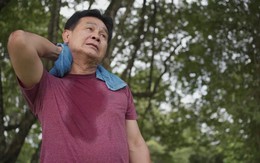 Nam giới từ 45 - 60 tuổi tiềm ẩn nhiều rủi ro sức khỏe: Nếu vẫn làm được 4 việc này chứng tỏ thể lực tốt, có mệnh trường thọ