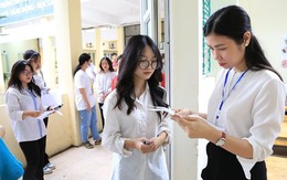 Phổ điểm thi tốt nghiệp THPT 2025 tất cả 12 môn: Toán siêu khó nhưng điểm 10 tăng 500 lần, tiếng Anh 28 bài thi bị điểm liệt!