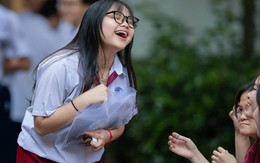 Phân tích PHỔ ĐIỂM 2025: Chuyên gia dự đoán điểm chuẩn trúng tuyển đại học