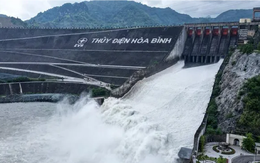Thủy điện Hòa Bình mở cửa xả lũ thứ 3, 5 tỉnh, thành cần chú ý