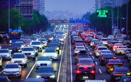 20 năm trước, không đọ nổi xe xăng với Mỹ, Trung Quốc đánh cược vào xe điện: Tưởng thất bại ai ngờ thắng lớn