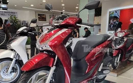 Bao giờ Honda khai tử xe máy chạy xăng?