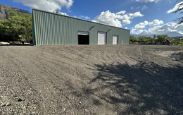 U50 bán nhà, tất tay mua mảnh đất trống, cặp vợ chồng hối hận vì ‘túp lều lãng mạn’ hoá ác mộng: Không nhà, không điện nước, thiếu thốn đủ đường