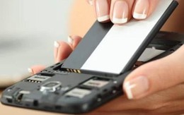 Ai cũng nhớ pin tháo rời – một hoài niệm đẹp, nhưng smartphone đã đi quá xa để trở về