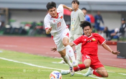 "Các trận sau, đối thủ có khi phải kèm cả trung vệ của tuyển Việt Nam!"