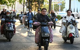 Dân đông, xe máy điện chạy đầy đường, xếp hàng sạc kín các chung cư: Trung Quốc xử lý kiểu gì?