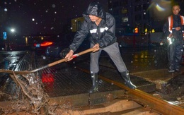 Mưa lớn bất thường ở Trung Quốc, hàng chục ngàn người sơ tán