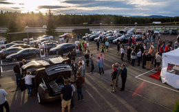 Trung Quốc chưa là gì, ở quốc gia 5 triệu dân này, xe xăng giờ như "động vật sách đỏ": Ít ai còn thấy nữa