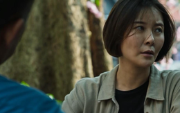 Chết điếng khi phát hiện cứ sáng mùng Một, mẹ chồng tôi thắp hương xong, cũng có người đàn ông lạ mặt đến bấm chuông và bà sẽ dúi tiền cho