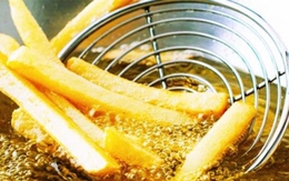 Mẹo chiên khoai tây giòn, lâu ỉu