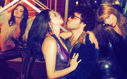 Selena Gomez tiệc tùng đón tuổi 33: Lên đồ sexy hôn bạn trai tình tứ, 'chị em nối khố' Taylor Swift cũng đến "quẩy" chung