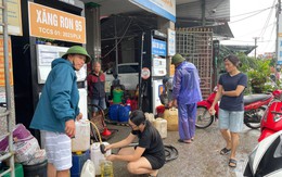 Cảnh lạ ở cây xăng vùng gần tâm bão ngay trước giờ bão số 3 đổ bộ đất liền