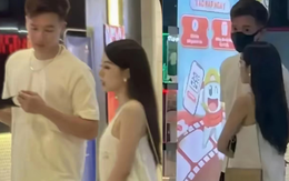 Team qua đường tóm dính tiền vệ Hoàng Đức hẹn hò với cô gái lạ, dân mạng tìm ra danh tính mẹ đơn thân