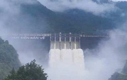 Lượng nước về hồ thủy điện Bản Vẽ đạt mức “kỷ lục” 9.543 m³/s, nhà dân ngập ngang nóc
