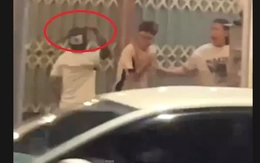 Bắt khẩn cấp nghi phạm cầm mã tấu rượt chém người ở phố đi bộ