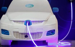 Không còn là xe 'sang xịn mịn' ra sao - đây mới là 'cuộc chơi' trong 5-10 năm tới của các ông lớn ô tô điện - Volkswagen, Toyota, BYD đều đang 'tất tay'