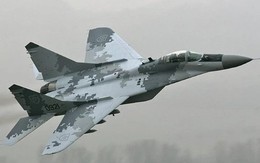 Cảnh tượng hiếm gặp: MiG-29 Nga "đích thân" đấu UAV Ukraine trên bầu trời Moscow?