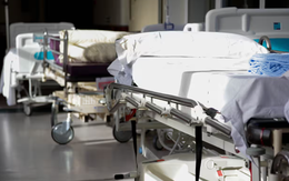 Hơn 300 triệu dân Mỹ hoảng sợ trước bê bối 'hiến tạng khi tim còn đập', phát hiện thêm gần 100 ca bất thường: Bệnh nhân đang khóc đã bị rút ống thở đem đi lấy tạng