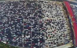 Vụ tắc đường lâu nhất thế giới: 12 ngày mắc kẹt, kéo dài 100 km, hình thành cả 'nền kinh tế chợ đen' giữa đường!